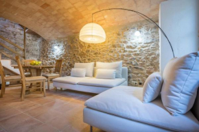 'La Petita' Cruilles Costa Brava Chic Welcoming Cottage Medieval Village